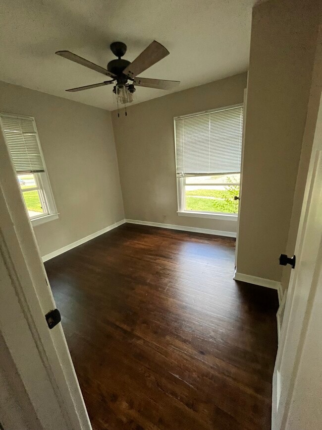 Building Photo - 327 Polk St