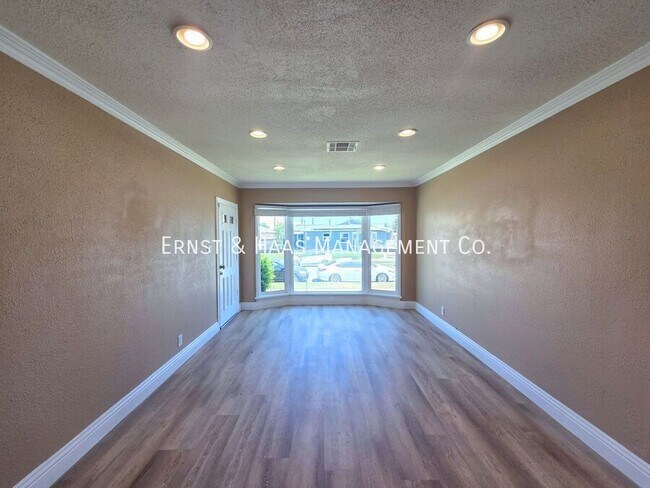 Building Photo - 705 N Hillford Ave