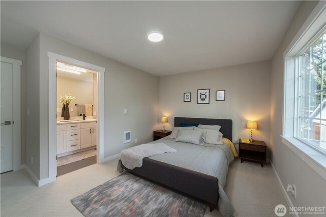 Building Photo - North Seattle - Pinehurst Updated 3 Bedroom 2 Bath Rambler