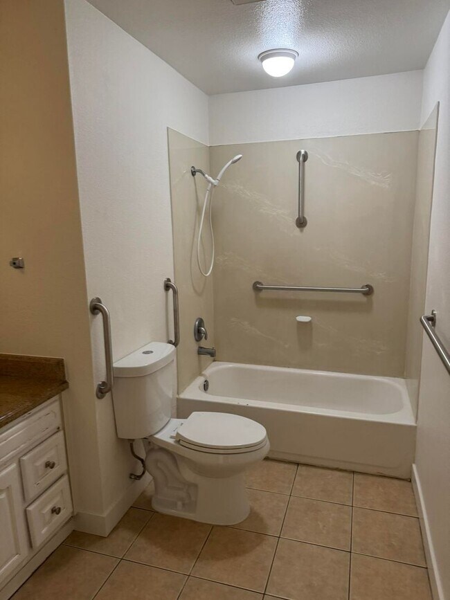 Building Photo - 5546-5548 Kohler Avenue