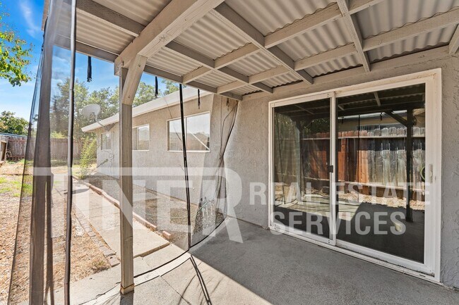 Building Photo - 4812 Robert Frost Way