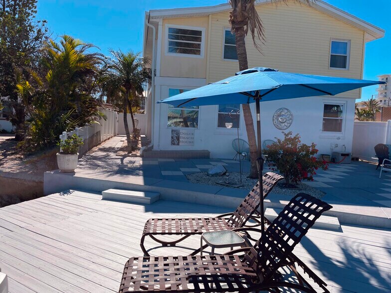 Building Photo - 13535 Boca Ciega Ave