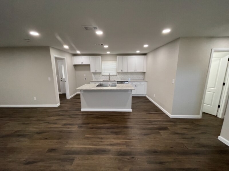 Building Photo - 1632 Best Blvd