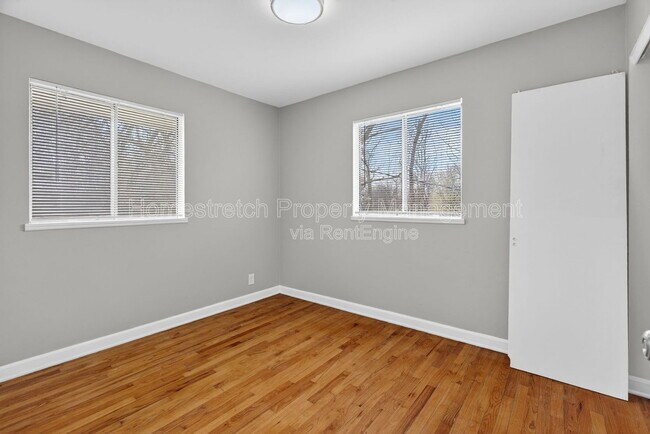 Building Photo - 10201 Gourock Dr