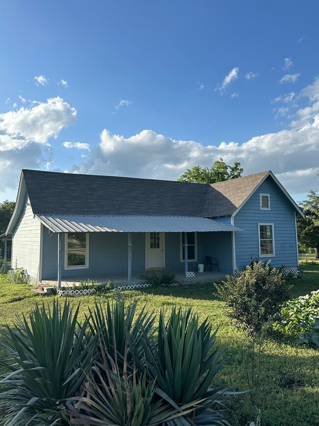 Building Photo - 208 Fesmire Ave