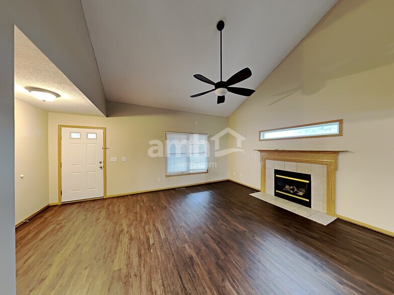 Building Photo - 1501 Scenic Valley Pl