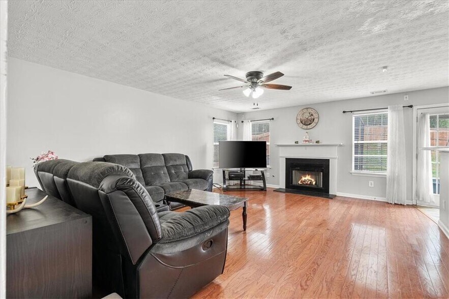Building Photo - 1444 Sydney Pond Cir