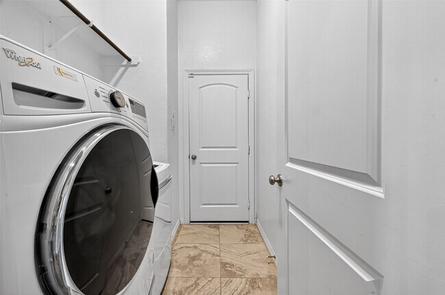 Building Photo - 25119 Florina Ranch Dr