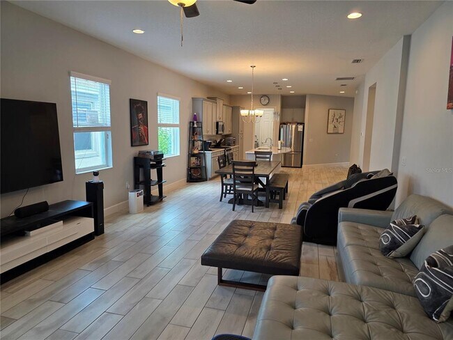 Building Photo - 6123 Voyagers Pl