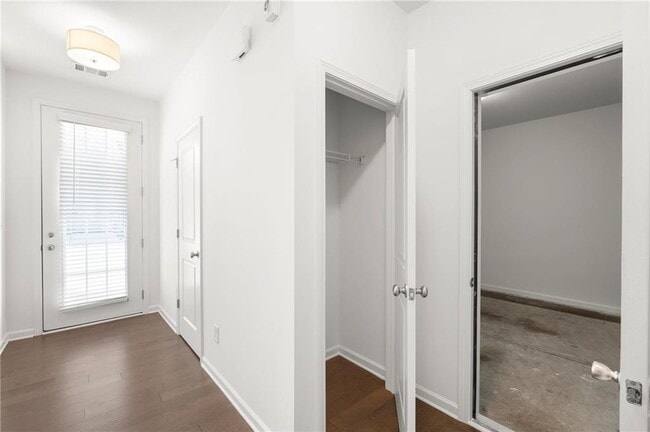 Building Photo - 2212 Triple Crown Ln