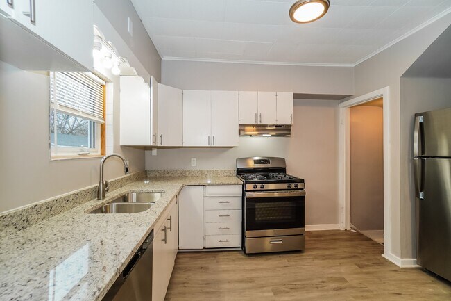 Building Photo - 3606 Leybourn Ave
