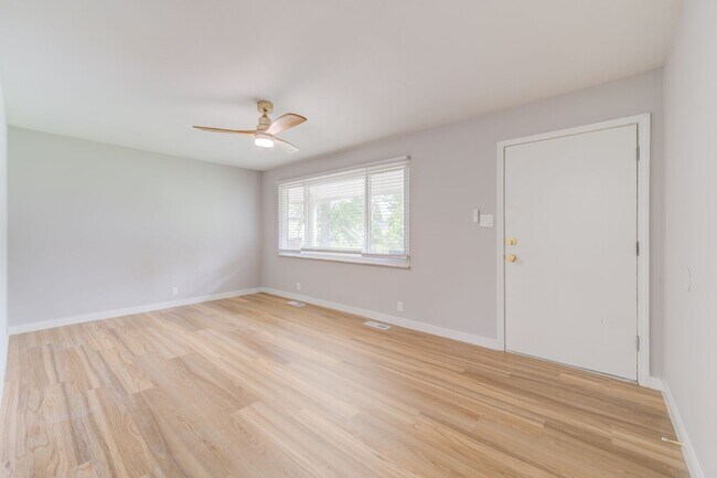Building Photo - Beautiful renovated three bedroom house
