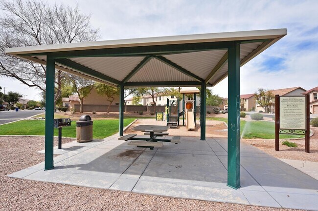 Building Photo - 8843 E Pampa Ave