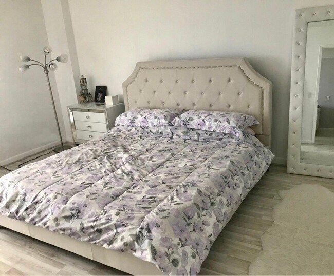 Building Photo - 3300 NE 191st St