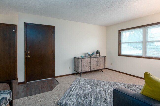 Building Photo - 519 Osage St