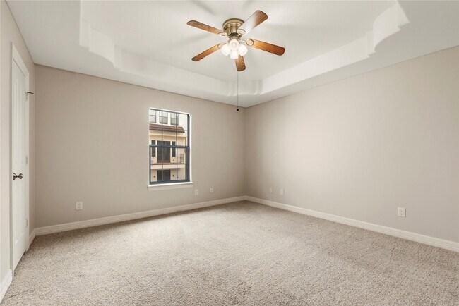 Building Photo - 5728 Petty St