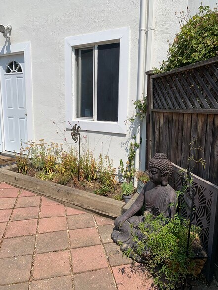 Building Photo - 3900 Seven Hills Rd