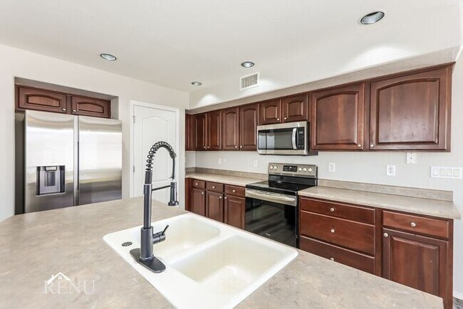 Building Photo - 16219 N 153rd Ave