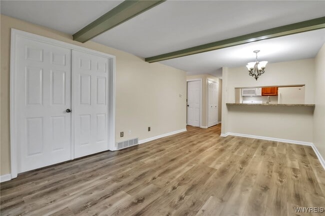 Primary Photo - 270 Buffalo Rd