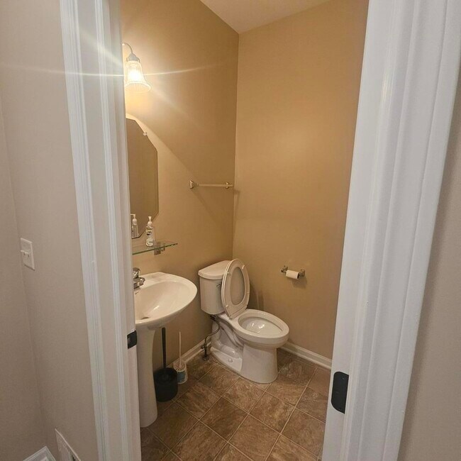 Building Photo - 6085 Delaney Dr