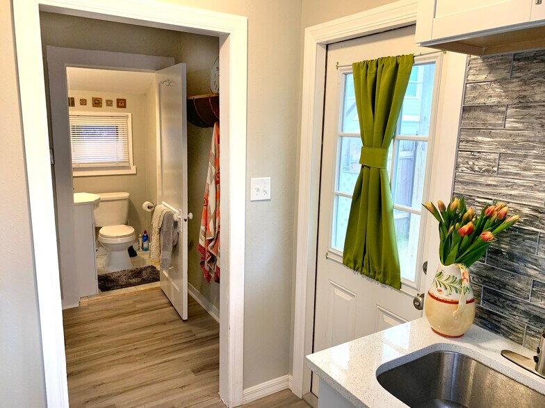 Building Photo - 2716 18th St N