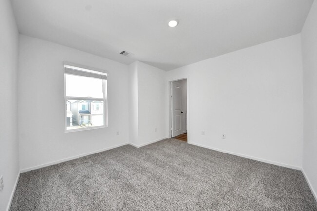 Building Photo - 943 Moon Drop Ln