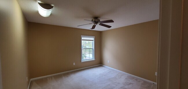 Bedroom - 412 Collingsworth Ln