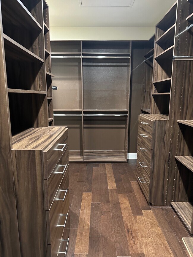 Building Photo - 3321 View Ridge Drive