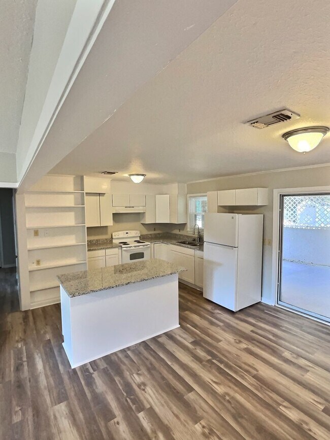 Building Photo - Updated 3-Bedroom Home in Ocean Springs!