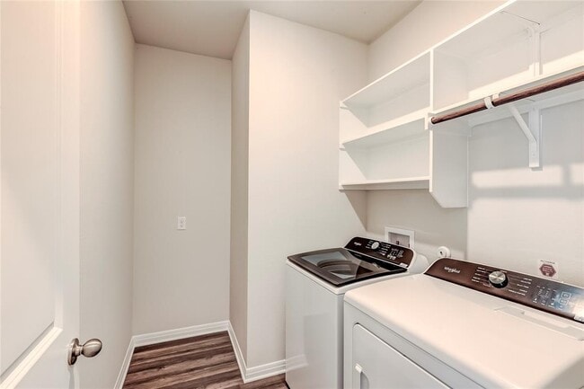 Building Photo - 4905 Hazelnut Ln
