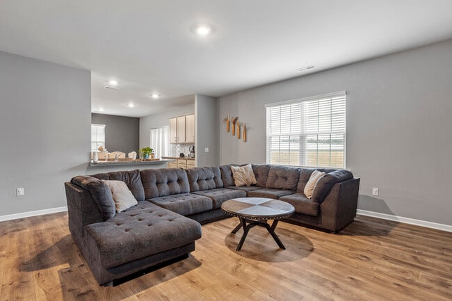 Building Photo - 68 Black Crk Dr