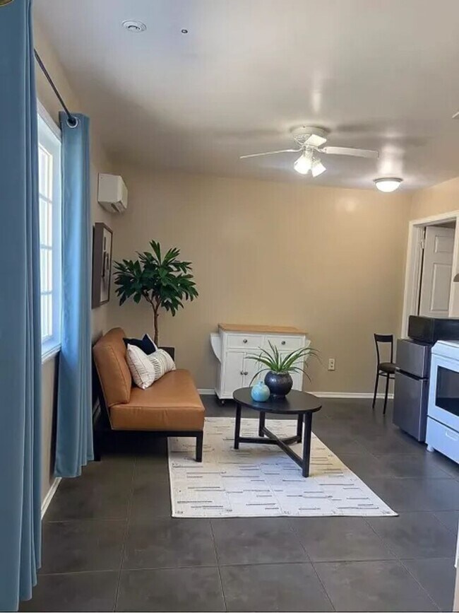 Building Photo - Charming 1 Bedroom, 1 Bathroom ADU in Pacoima! Ready for Move-In!