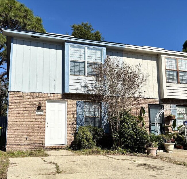 Primary Photo - "Charming 2-Bedroom Townhouse in Fort Walton Beach!"