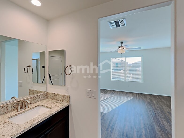 Building Photo - 6869 E Via Arroyo Largo