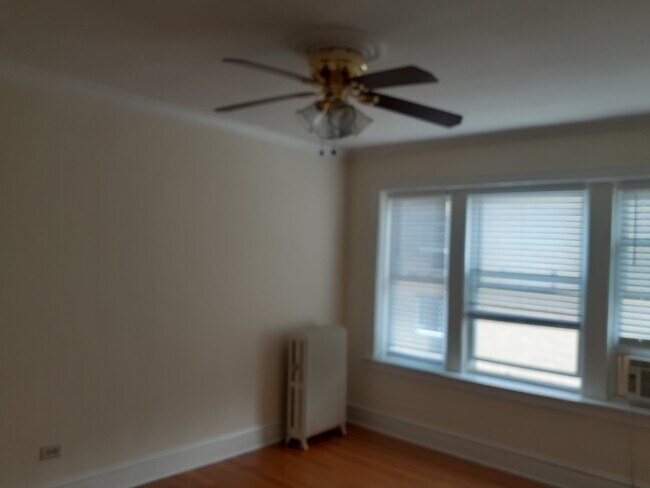 dinning room - 913 Ontario St
