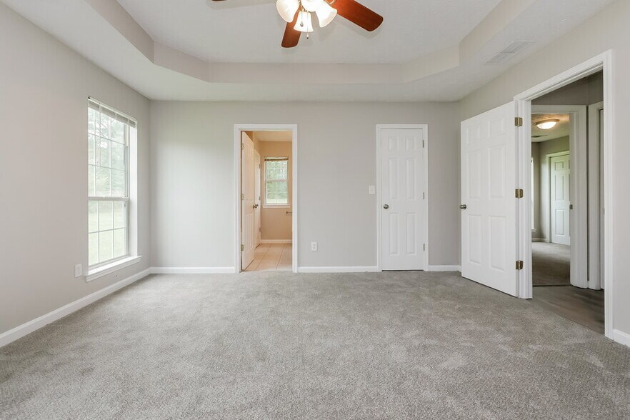 Building Photo - 101 Floresta Dr