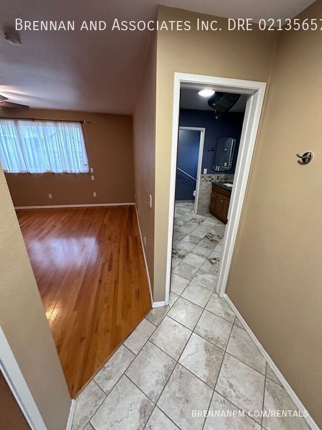 Building Photo - 975 Hemlock Ave