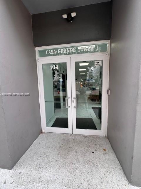 Building Photo - 104 SW 9th St