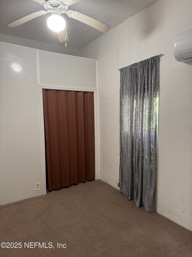 Building Photo - 946 Spearing St