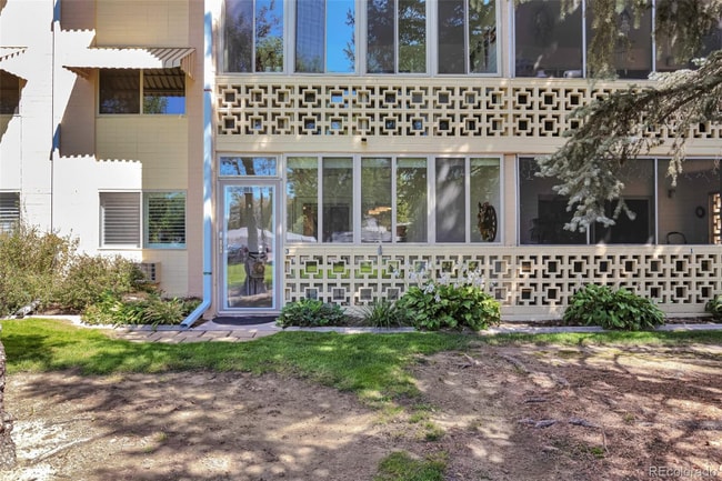 Building Photo - 650 S Clinton St