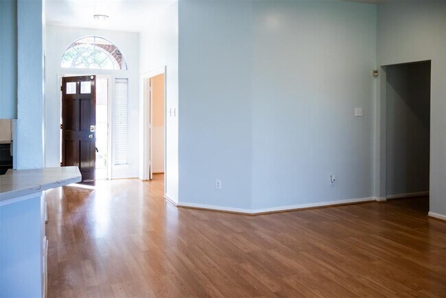 Building Photo - 16818 Benwick Dr