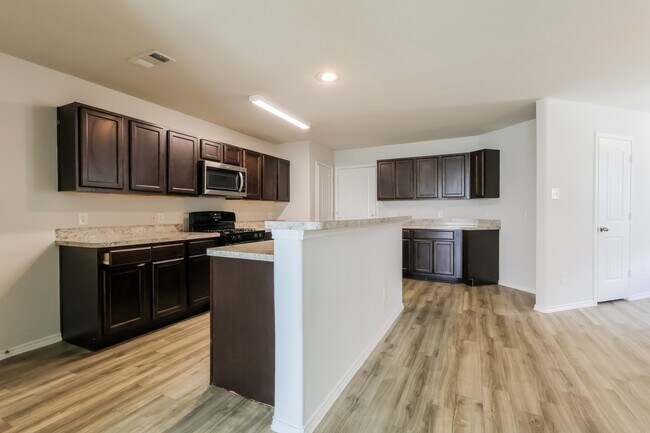 Building Photo - 18409 Hillwood Ln