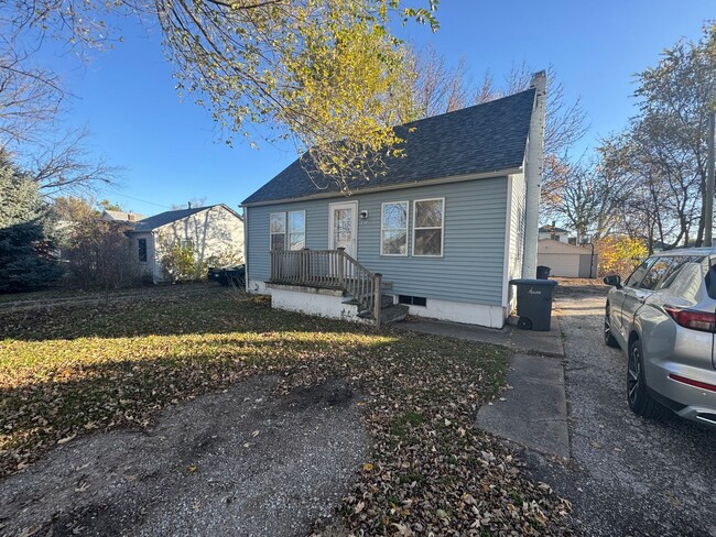 Building Photo - 3-Bedroom Home with Oversized 2-Car Garage...