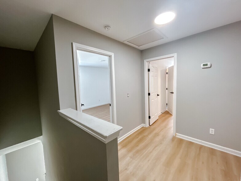 Building Photo - 215 Dillard Mill Dr