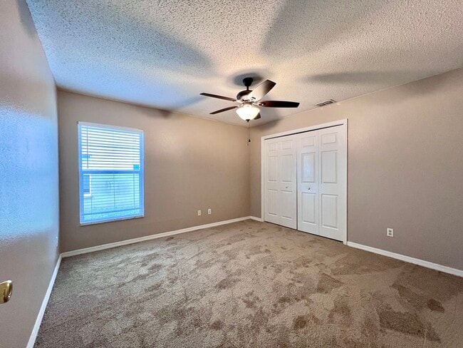 Building Photo - Waterford Chase-Osprey Ridge Community 3 B...