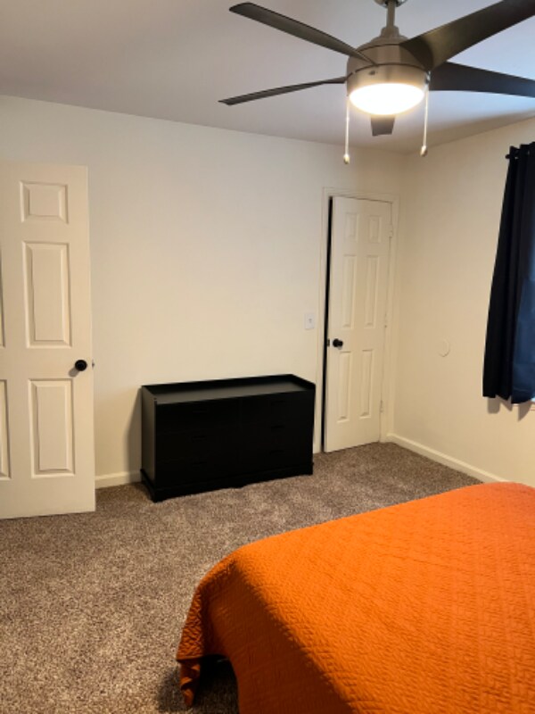 Building Photo - 810 Hillmore Dr