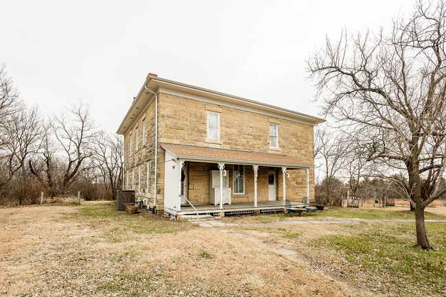 Building Photo - 7827 Old 77 Hwy