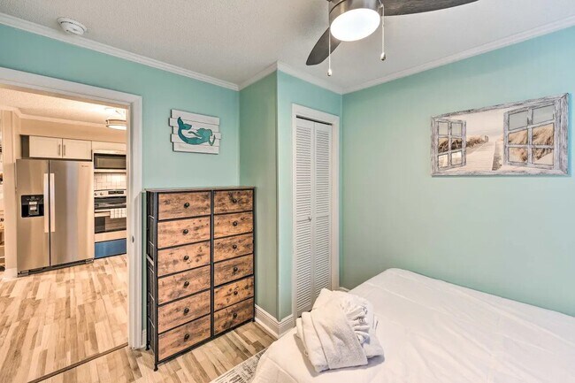 Building Photo - Charming 2 Bed/2 Bath Condo in Hilton Head...