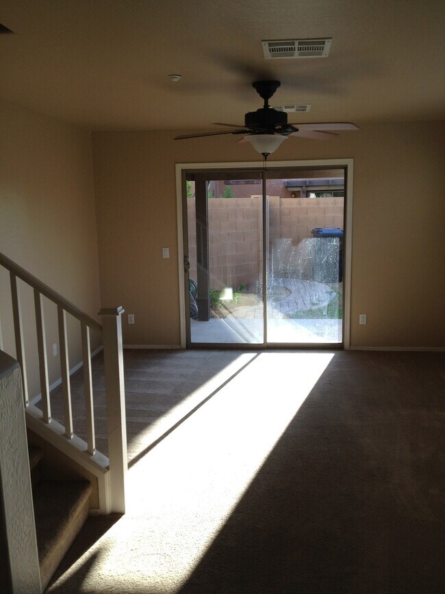 Building Photo - 3 Bed/2.5 Bath Great Gilbert Location