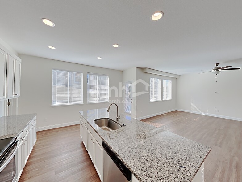 Building Photo - 12749 Ventana St